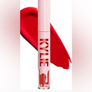 KYLIE JENNER LIP SHINE LACQUER IN DON’T @ ME